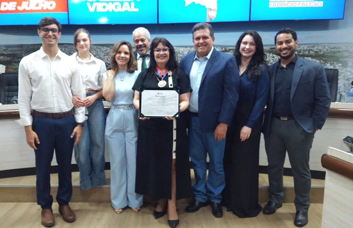 Valéria Vidigal recebe Comenda 2 de Julho em reconhecimento à trajetória e às contribuições para a Bahia