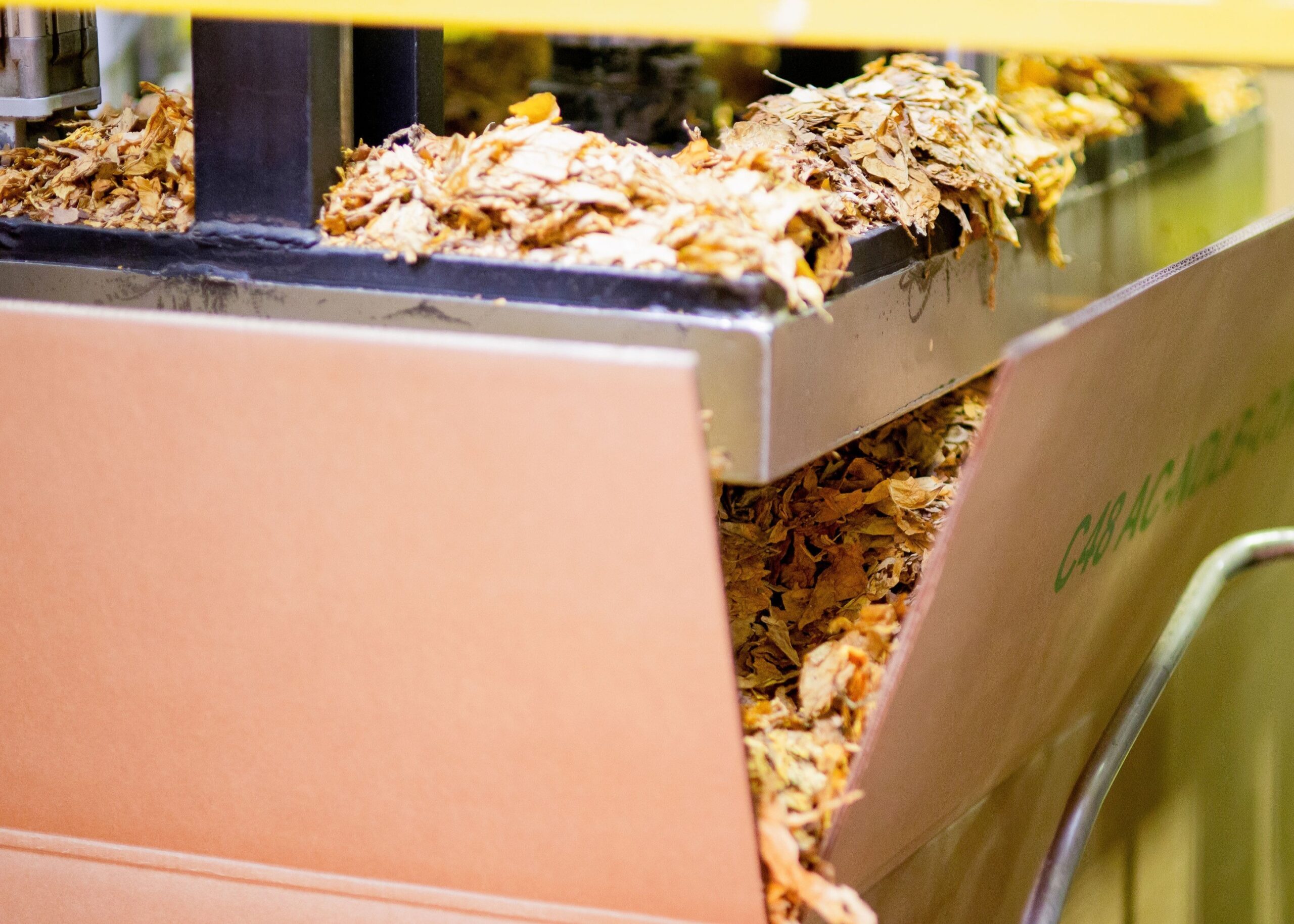 A importância de evitar materiais estranhos junto ao tabaco